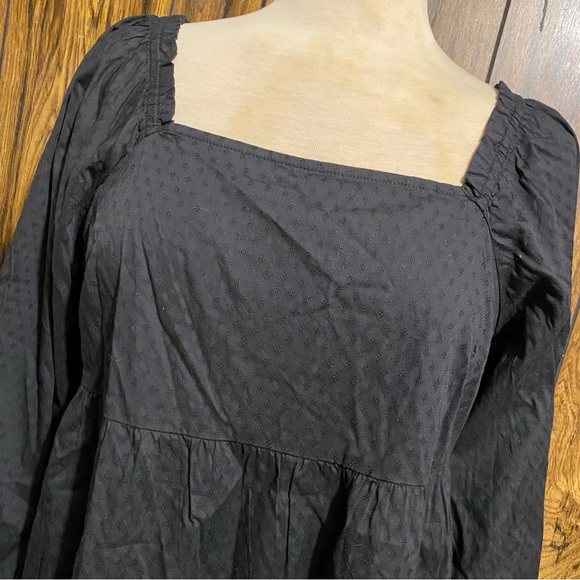 Universal Thread Black Balloon Long Sleeve Shift Dress - Picture 3 of 10